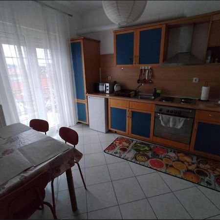 S.T Family Apartement Каламбака Екстер'єр фото